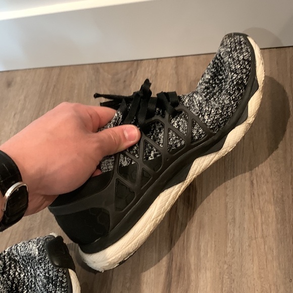 Used Reebok running shoes - Picture 3 of 3